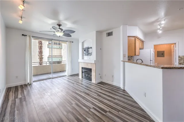 $1,450 | 7119 South Durango Drive, Unit 207, Las Vegas, NV 89113