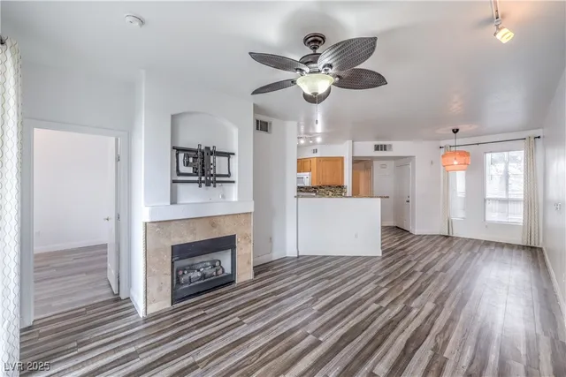 $1,450 | 7119 South Durango Drive, Unit 207, Las Vegas, NV 89113