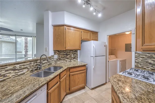 $1,450 | 7119 South Durango Drive, Unit 207, Las Vegas, NV 89113