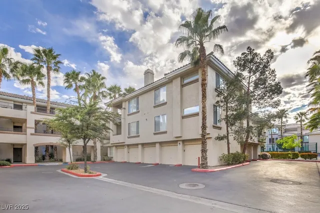 $1,450 | 7119 South Durango Drive, Unit 207, Las Vegas, NV 89113