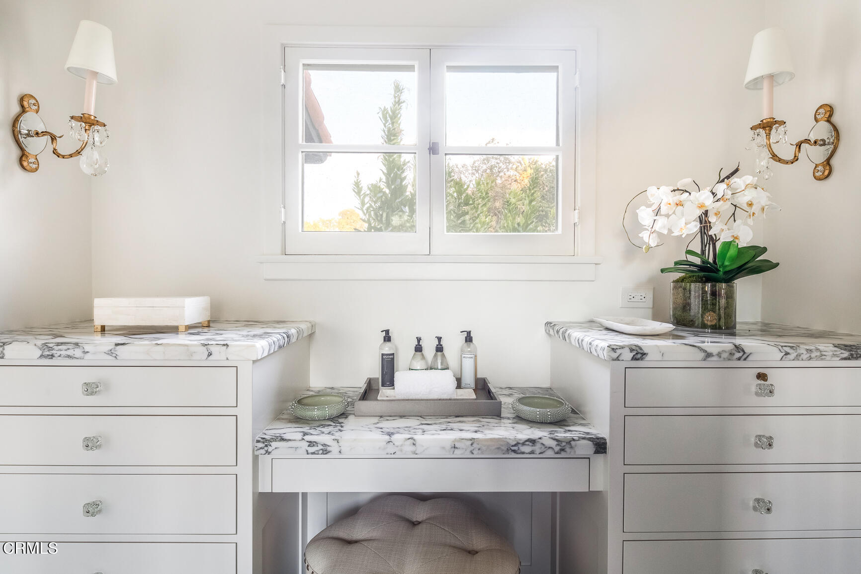735 Holladay Road Pasadena, CA 91106 - Photo 51 of 72 a kitchen with a stove a sink and a window