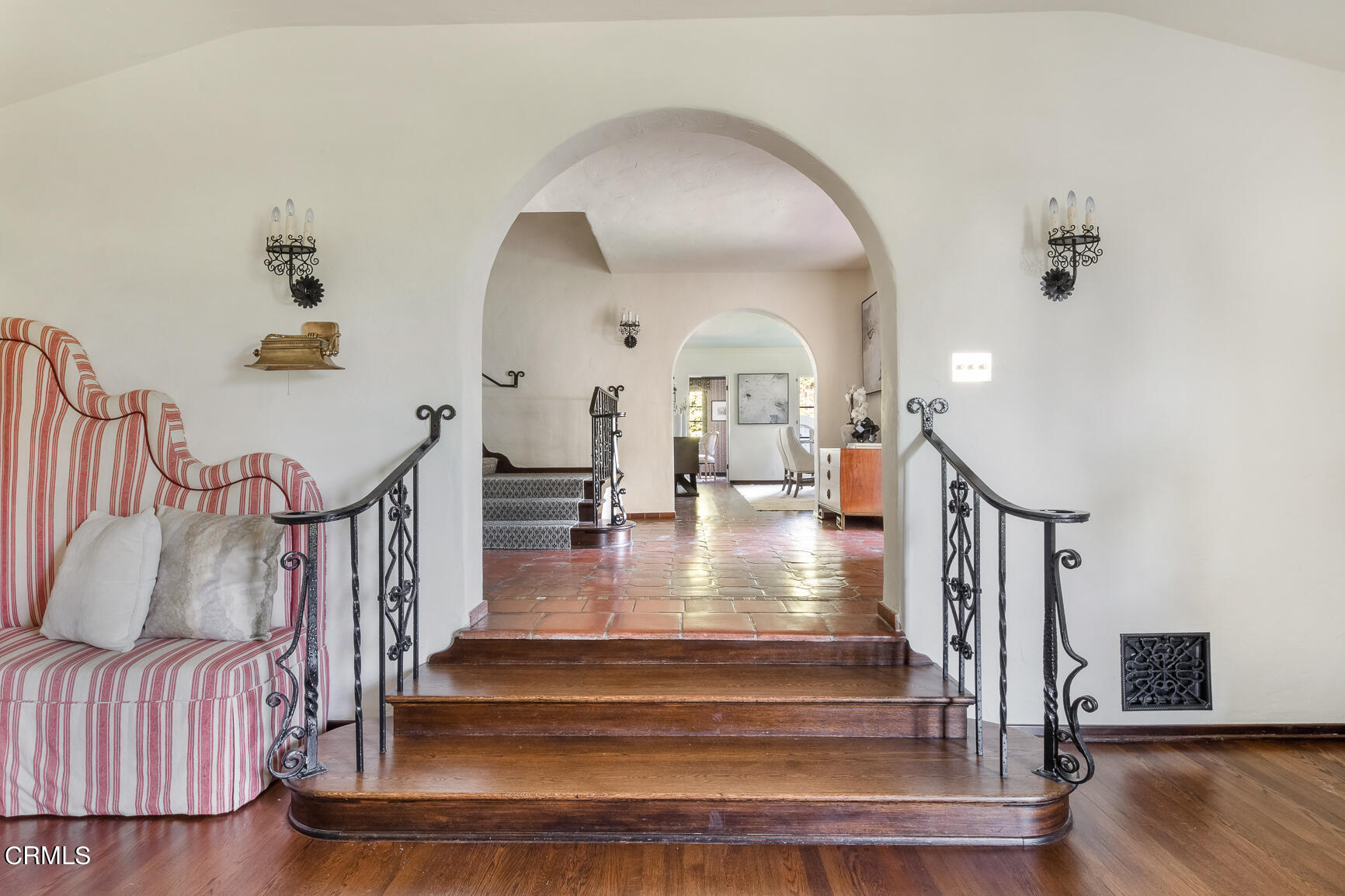 735 Holladay Road Pasadena, CA 91106 - Photo 8 of 72 028_DAMORE_735_Holladay_MR