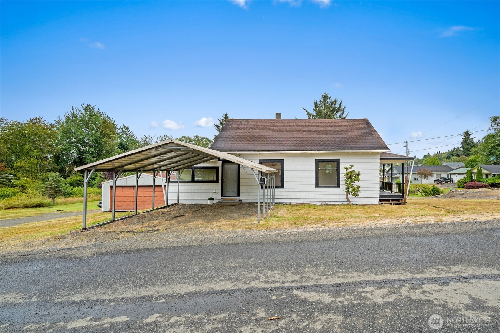 2104 Stuart Street Raymond, WA 98577 - Photo 1 of 35 Gallery Image 1