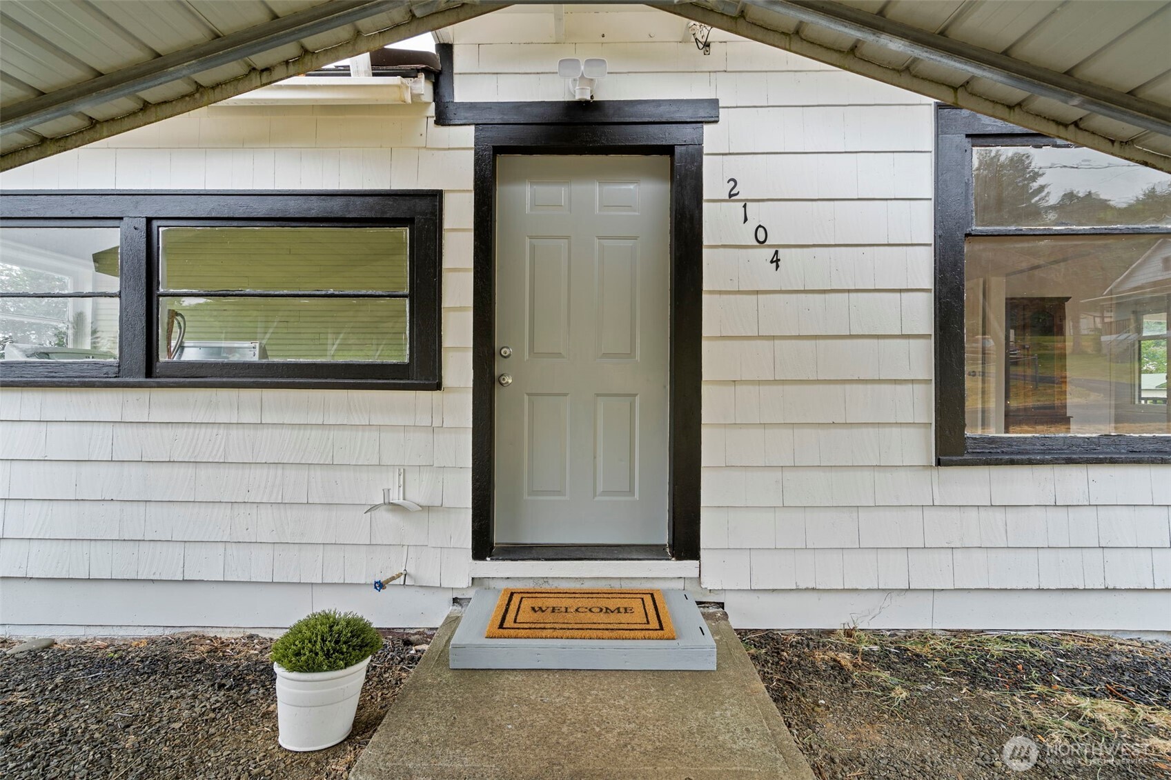 2104 Stuart Street Raymond, WA 98577 - Photo 4 of 35 Gallery Image 4