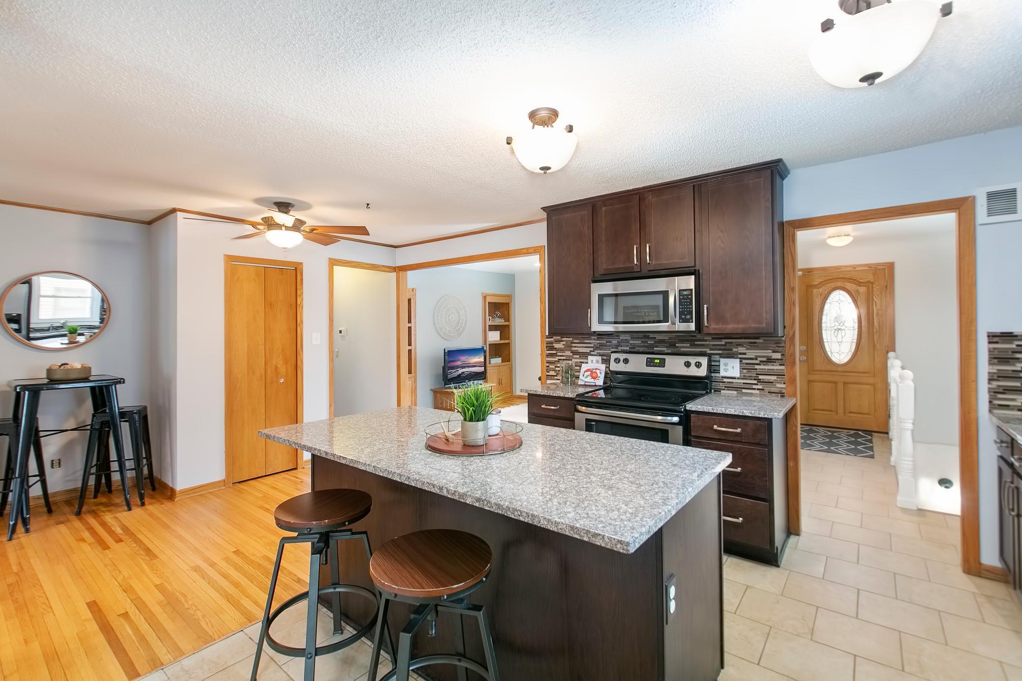 4940 Acorn Ridge Road Minnetonka, MN 55345 - Photo 7 of 33