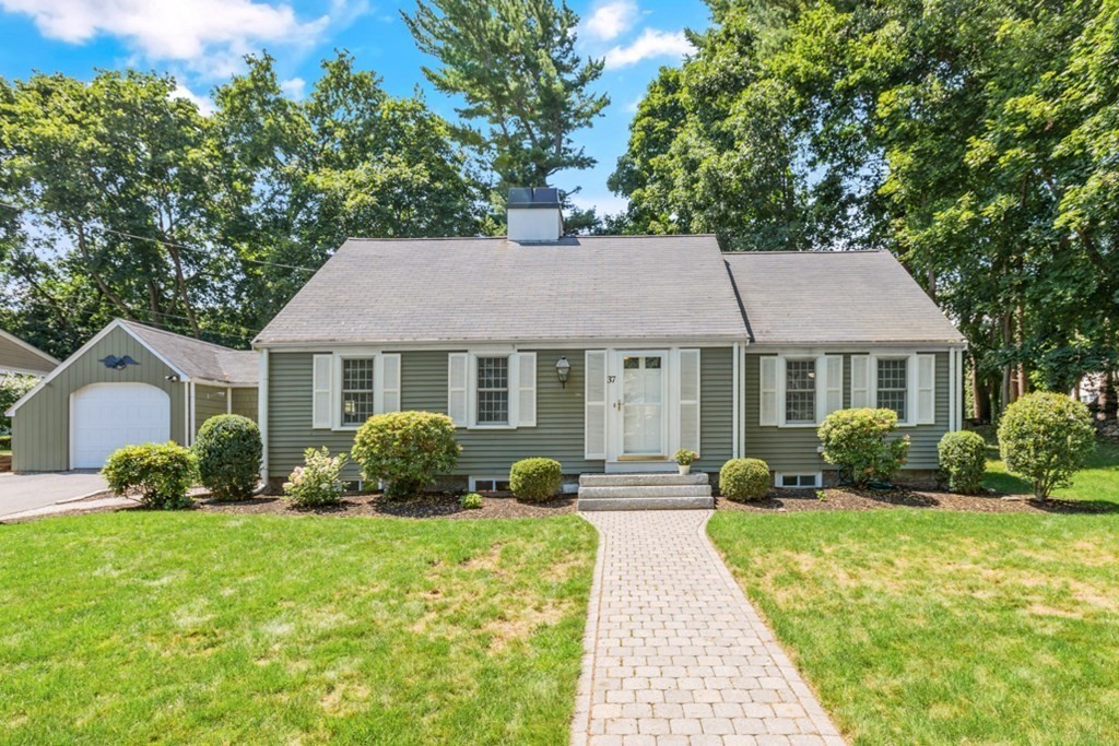 37 Douglas Road Lynnfield, MA 01940 - Photo 2 of 31 Gallery Image 2