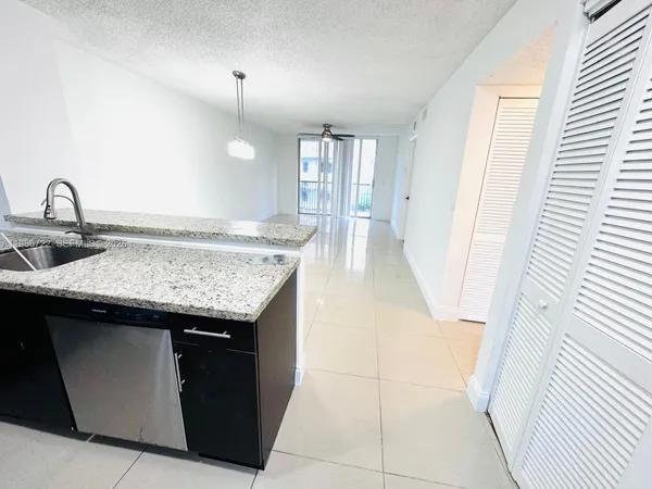 $2,000 | 8730 Sherman Circle North, Unit 302, Miramar, FL 33025