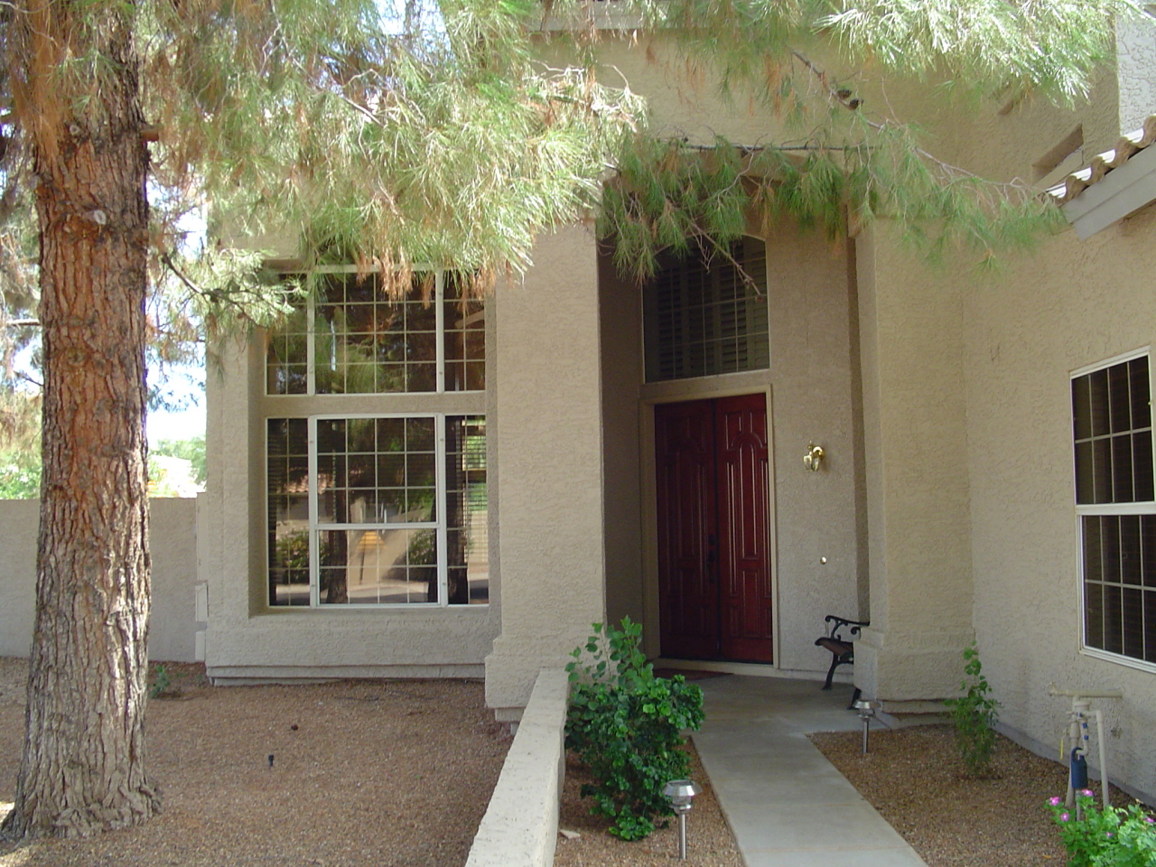1043 North Poinciana Road Gilbert, AZ 85234 - Photo 8 of 21 Front Entry
