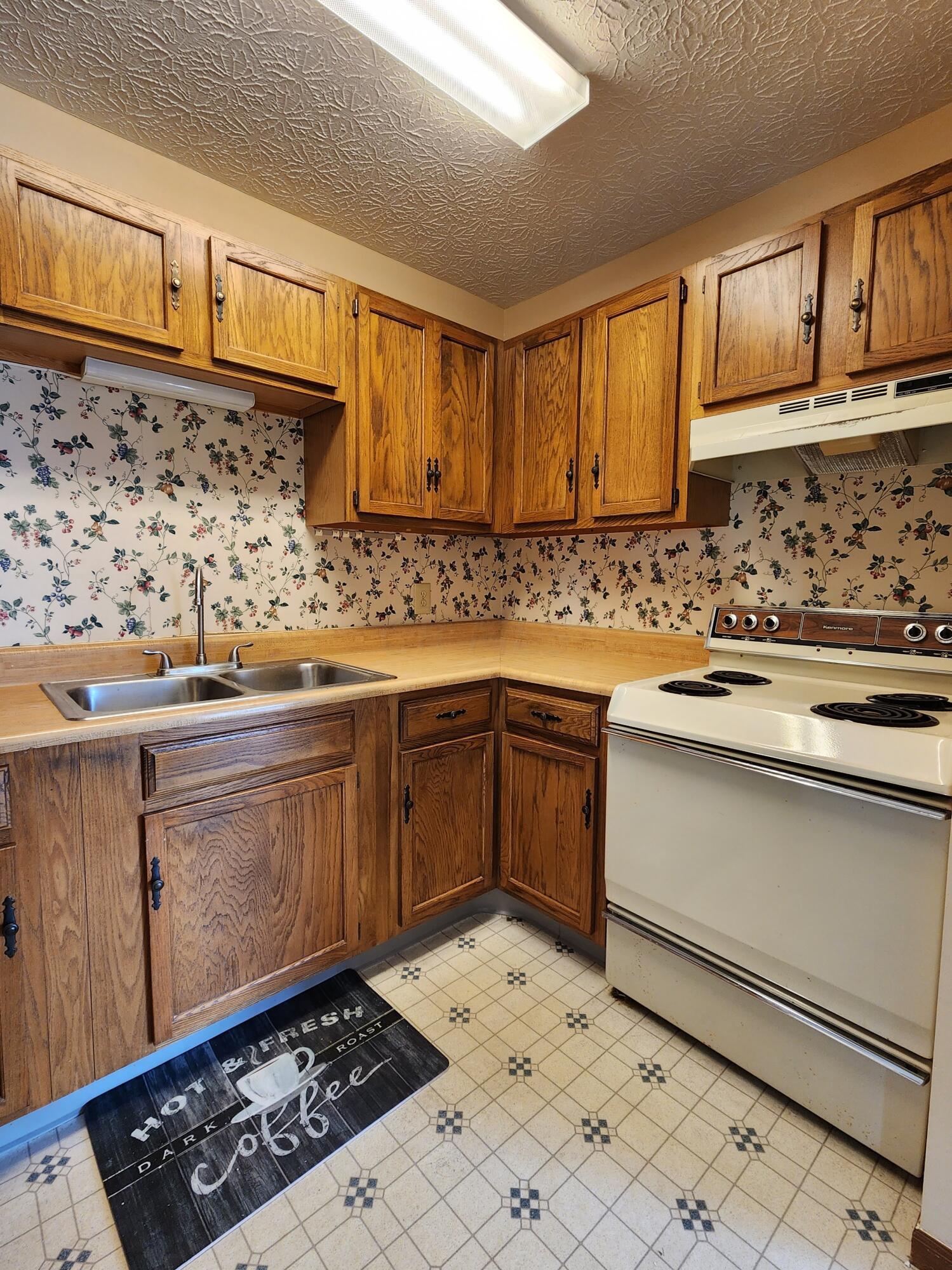 4115 Karl Road, Unit 307 Columbus, OH 43224 - Photo 3 of 21 20221013_131000