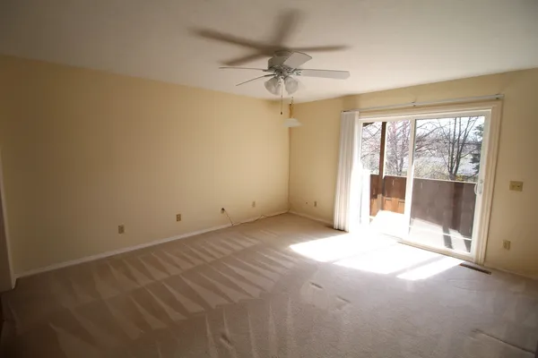 $324,500 | 221 Mays Drive, Bloomington, IL 61701