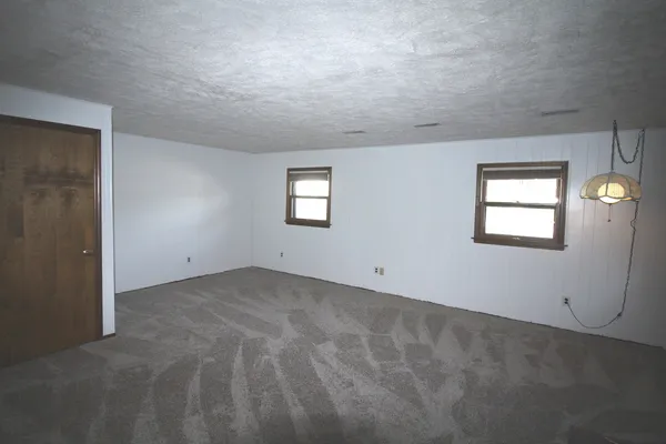 $324,500 | 221 Mays Drive, Bloomington, IL 61701