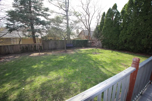 $324,500 | 221 Mays Drive, Bloomington, IL 61701