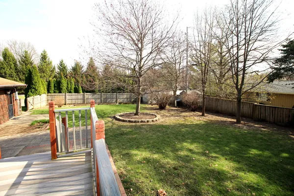 $324,500 | 221 Mays Drive, Bloomington, IL 61701