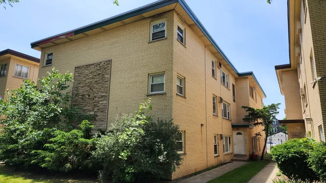 $190,000 | 824 North Austin Boulevard, Unit 3E, Oak Park, IL 60302