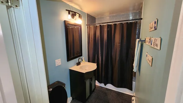 $190,000 | 824 North Austin Boulevard, Unit 3E, Oak Park, IL 60302