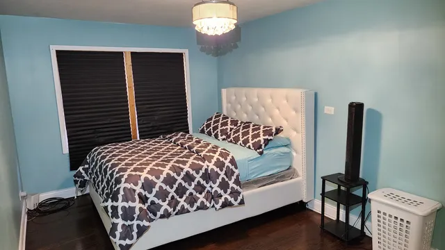 $190,000 | 824 North Austin Boulevard, Unit 3E, Oak Park, IL 60302