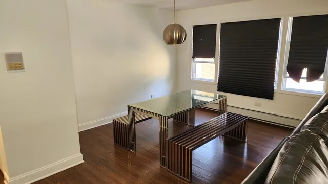 $190,000 | 824 North Austin Boulevard, Unit 3E, Oak Park, IL 60302