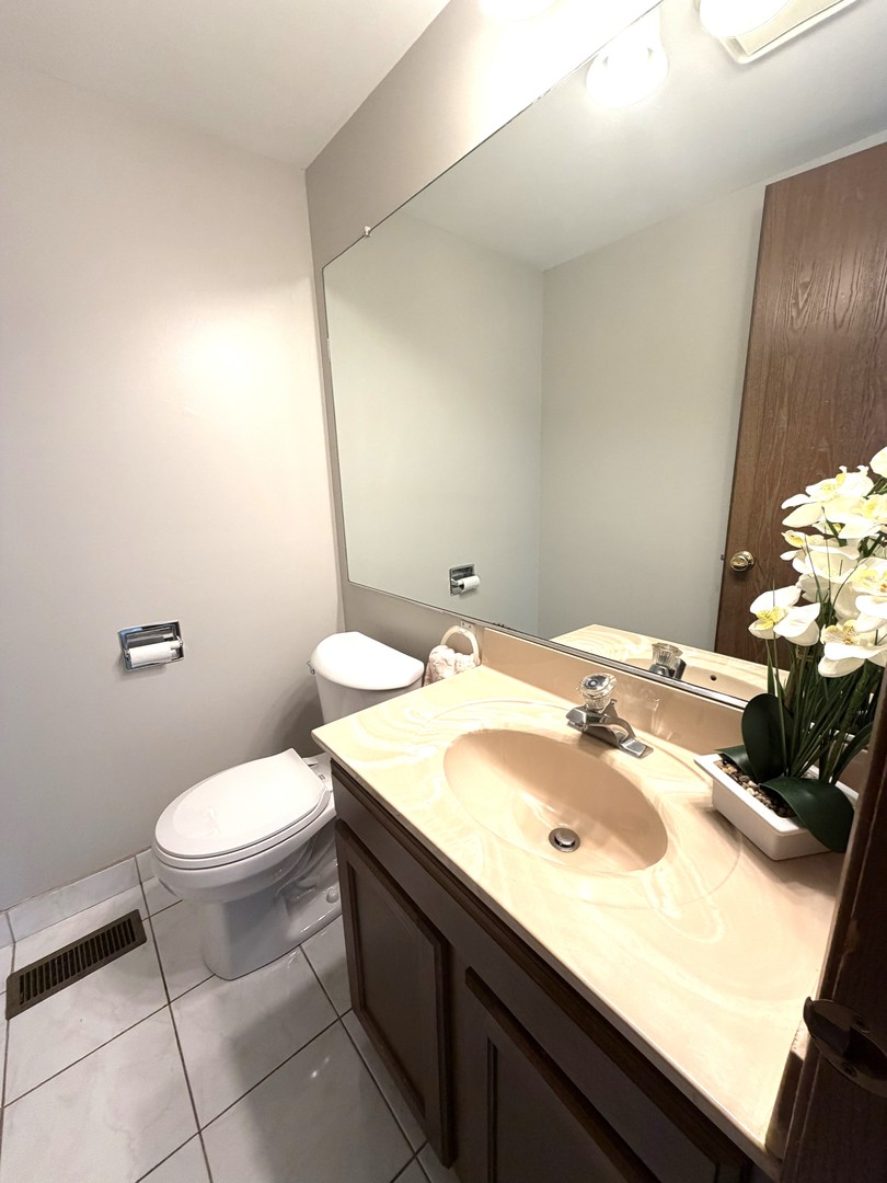31 Buckingham Lane, Unit 31 Buffalo Grove, IL 60089 - Photo 18 of 21