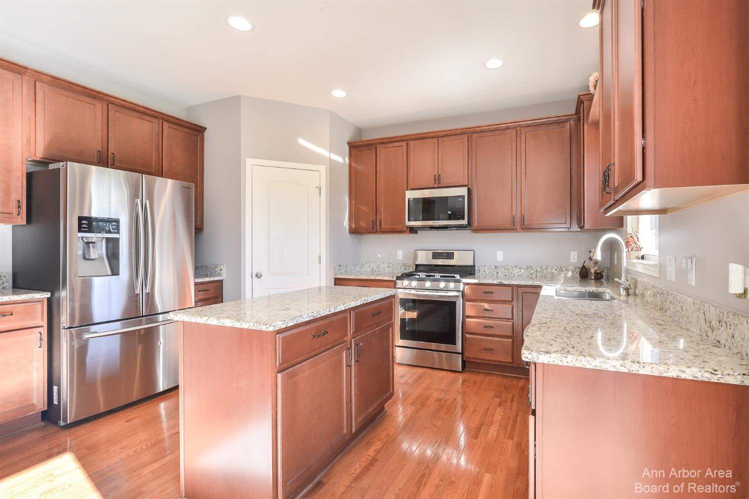6312 Archutowski Drive Howell, MI 48855 - Photo 8 of 38 Photo 8