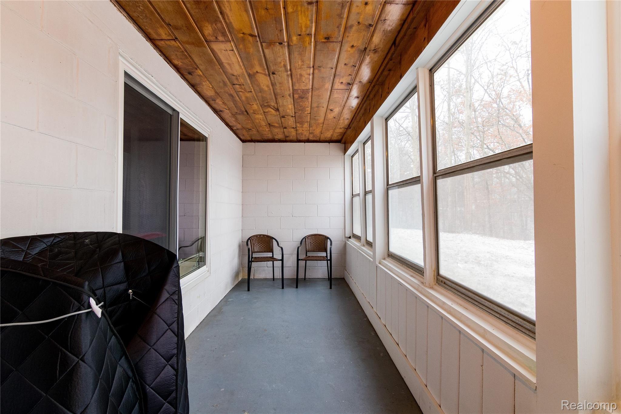 9092 Ridge Road Goodrich, MI 48438 - Photo 16 of 23 9092 Ridge Rd Walkout Basement Sun Room (3).jpg