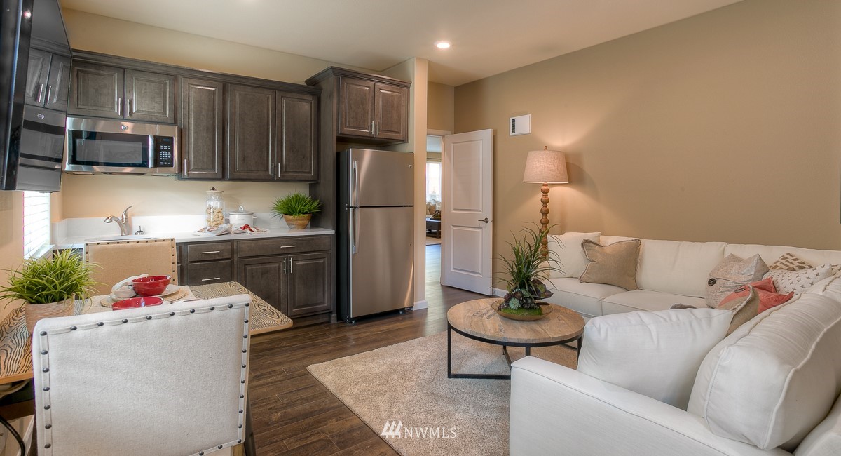 170 Southwest 359th Place, Unit 36 Federal Way, WA 98023 - Photo 3 of 24
