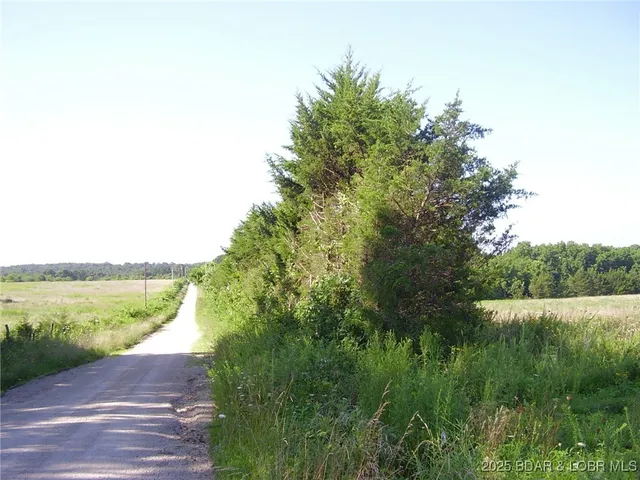 $290,000 | 3525 South 240th Road, Louisburg, MO 65685