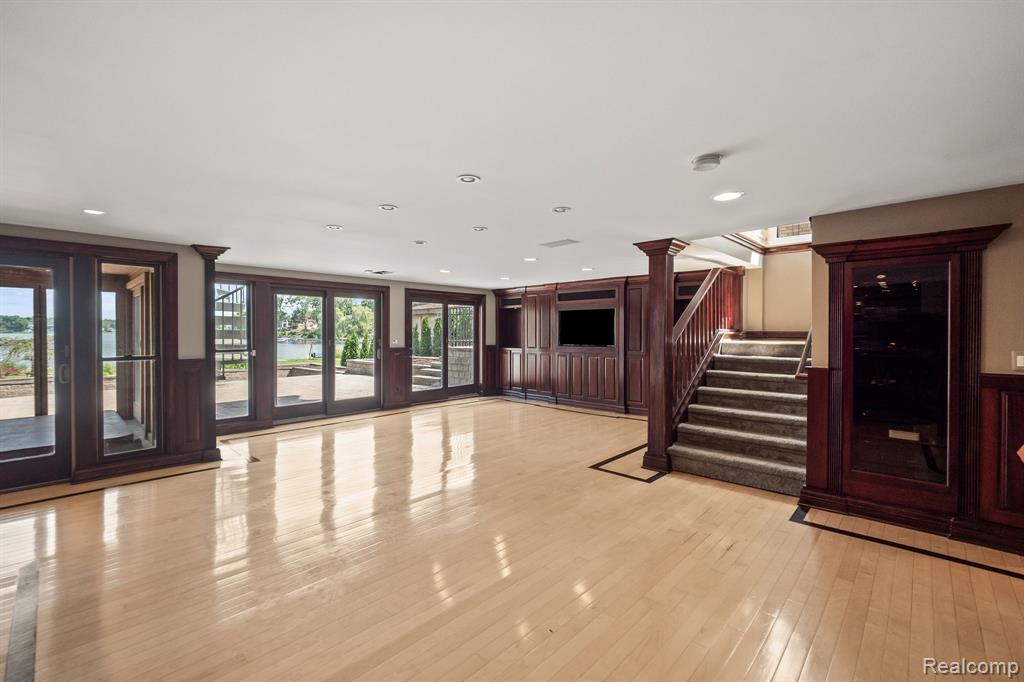 2380 Walnut Lake Road West Bloomfield, MI 48323 - Photo 24 of 40