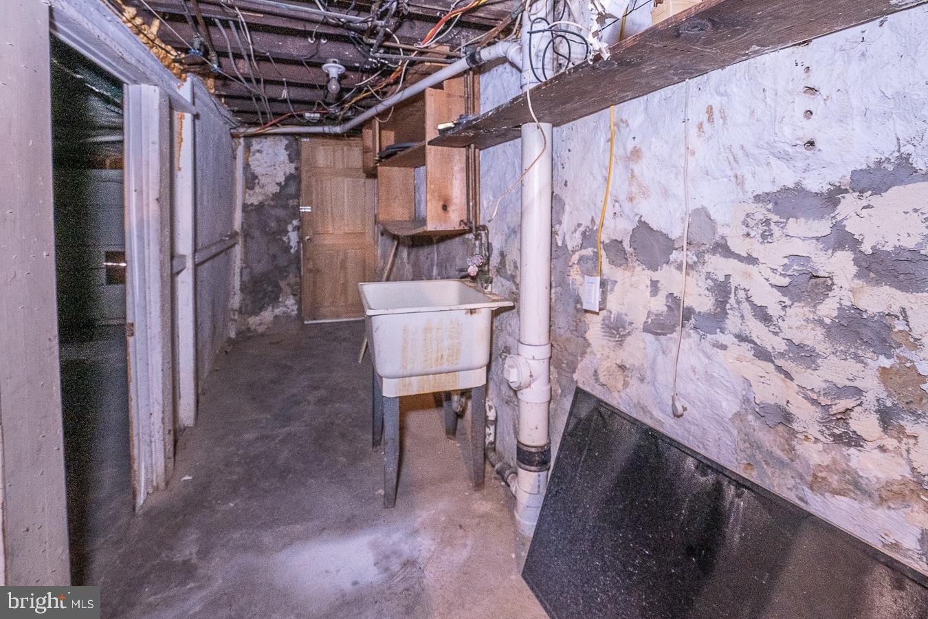 7224 Clinton Road Upper Darby, PA 19082 - Photo 28 of 37