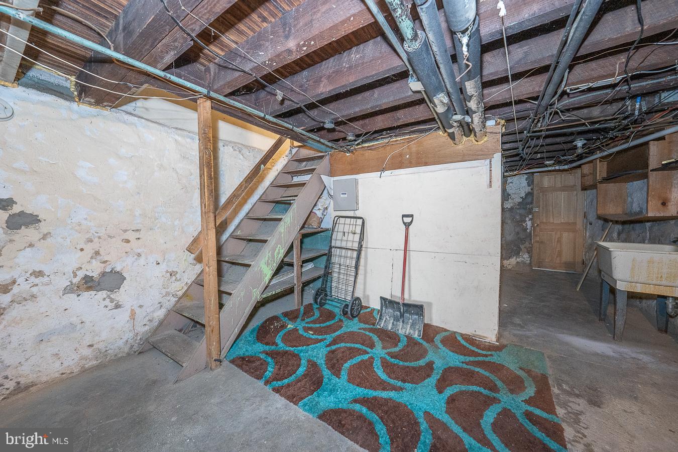 7224 Clinton Road Upper Darby, PA 19082 - Photo 29 of 37