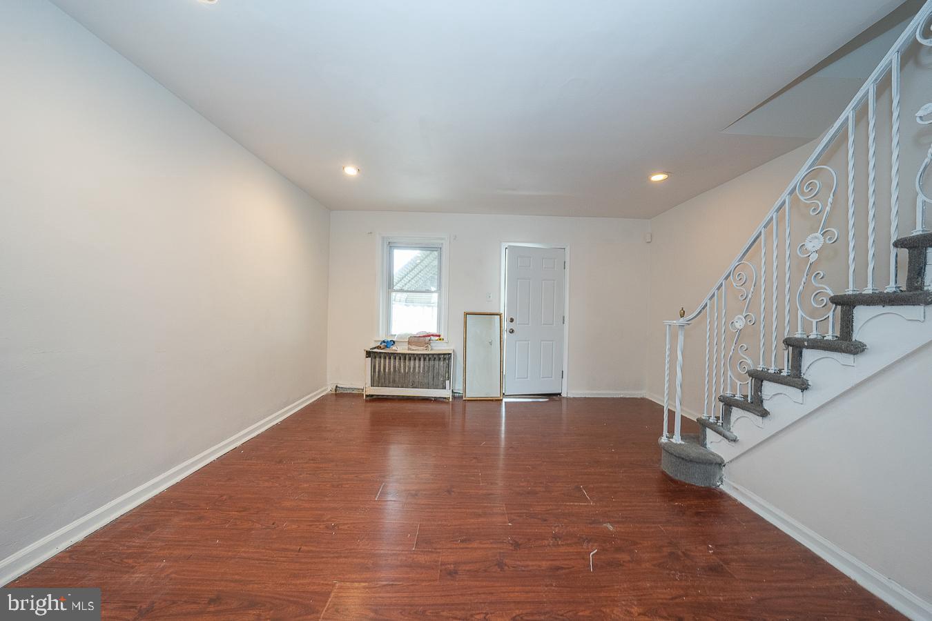 7224 Clinton Road Upper Darby, PA 19082 - Photo 5 of 37