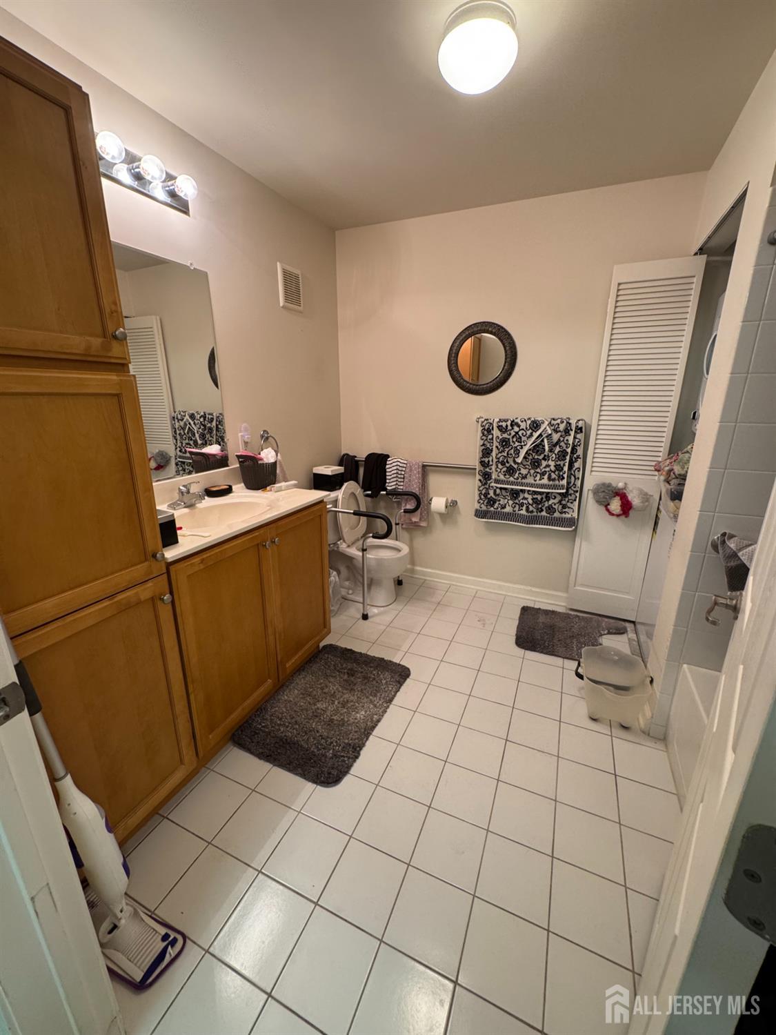 85 Liddle Avenue Edison, NJ 08837 - Photo 6 of 19