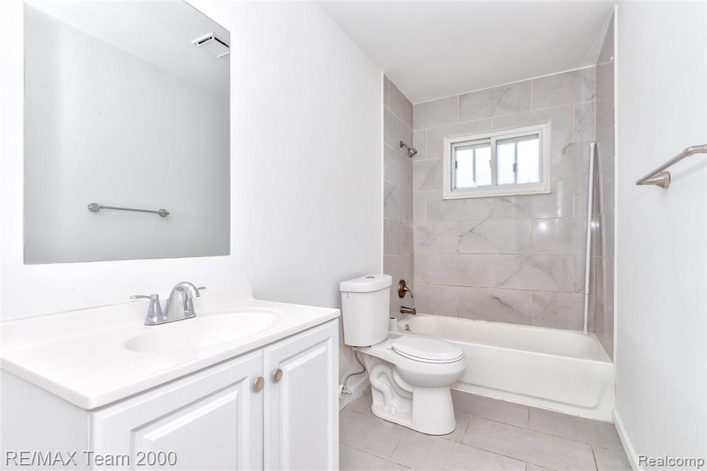26744 Beverly Road Taylor, MI 48180 - Photo 12 of 24