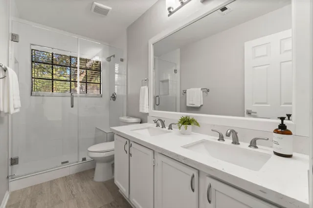 $2,950 | 105 Eagle Rock Circle, The Woodlands, TX 77381