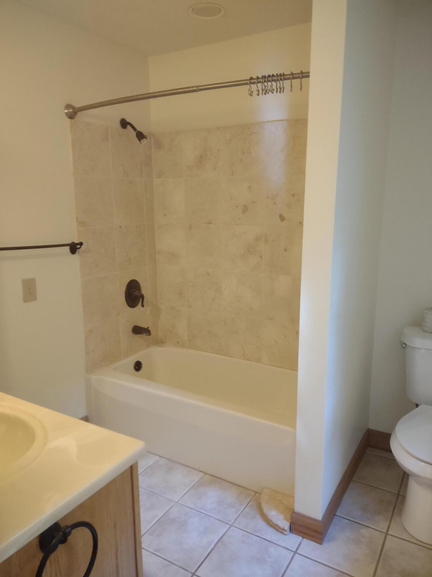 8716 Blacksnake Road Utica, OH 43080 - Photo 28 of 31 16