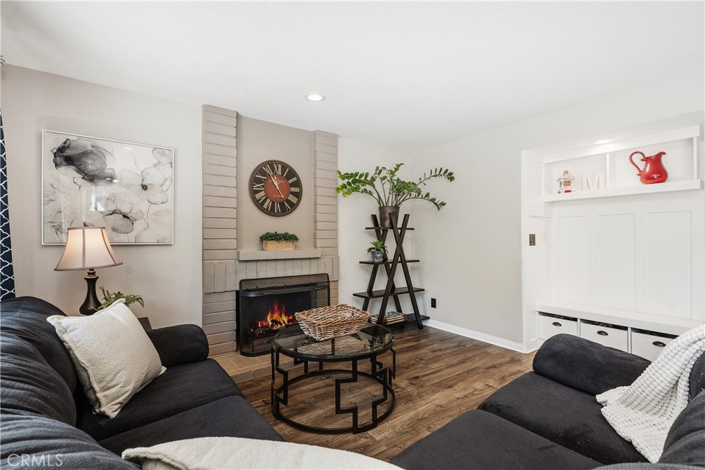 22876 Broadleaf Lake Forest, CA 92630 - Photo 11 of 53 Plenty of room to relax with family and friends