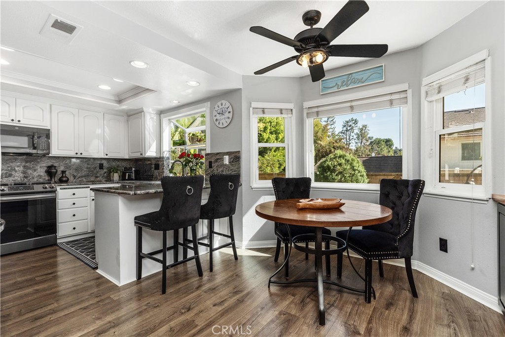 22876 Broadleaf Lake Forest, CA 92630 - Photo 13 of 53 Large kitchen with morning room