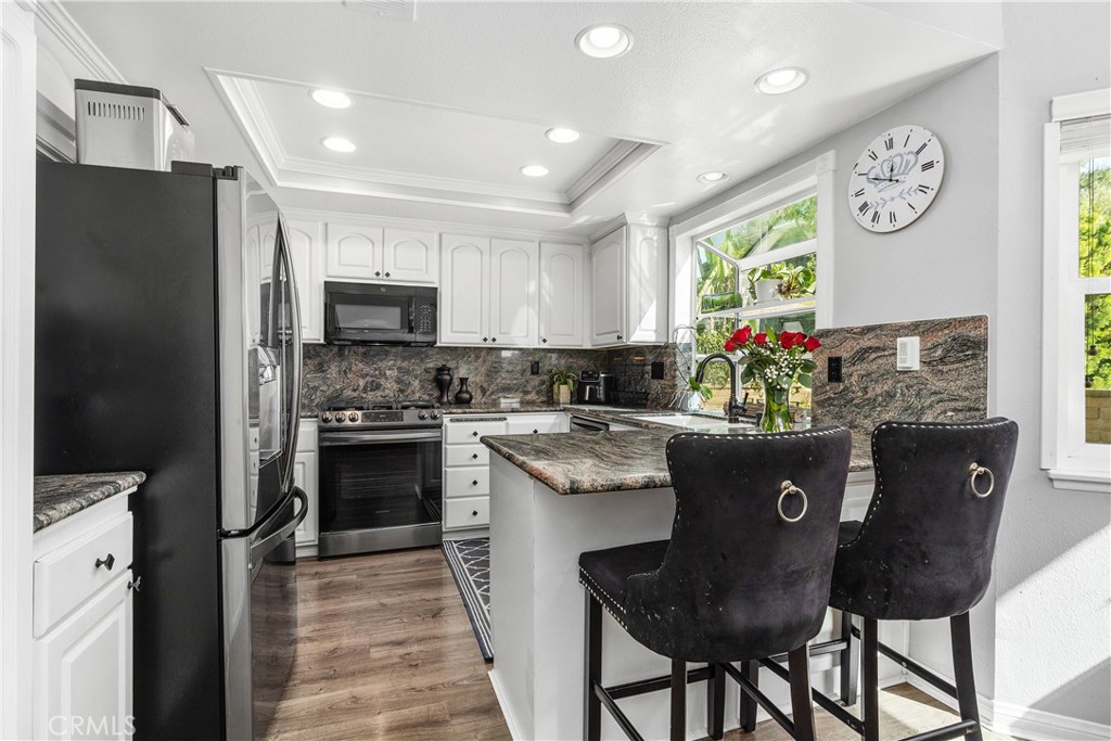 22876 Broadleaf Lake Forest, CA 92630 - Photo 15 of 53 Kitchen i light and bright