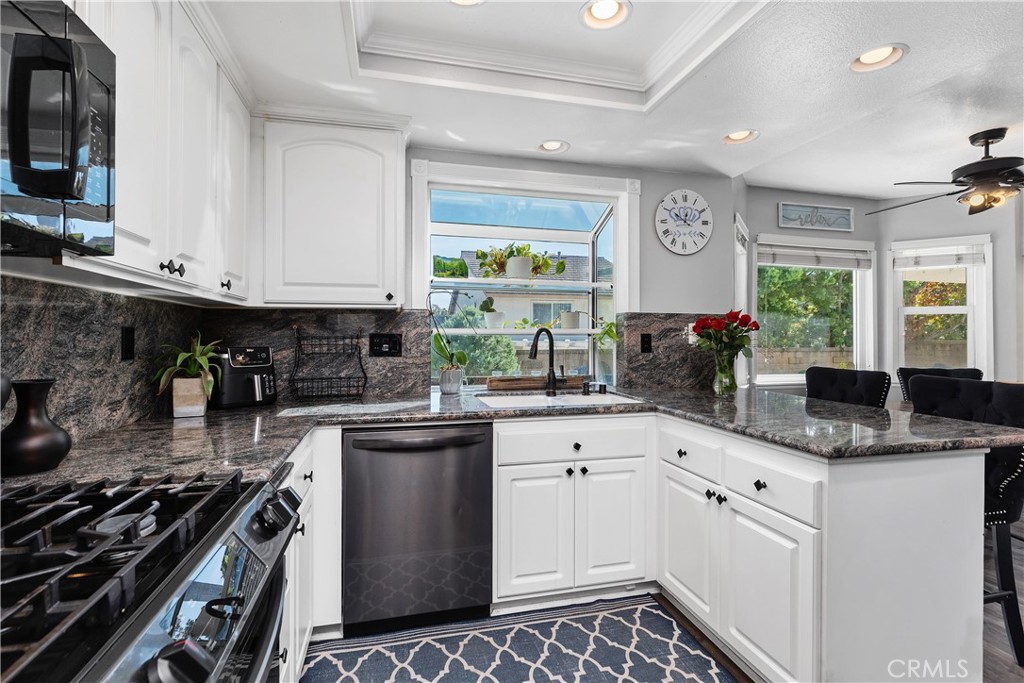 22876 Broadleaf Lake Forest, CA 92630 - Photo 17 of 53 Stainless steel appliance