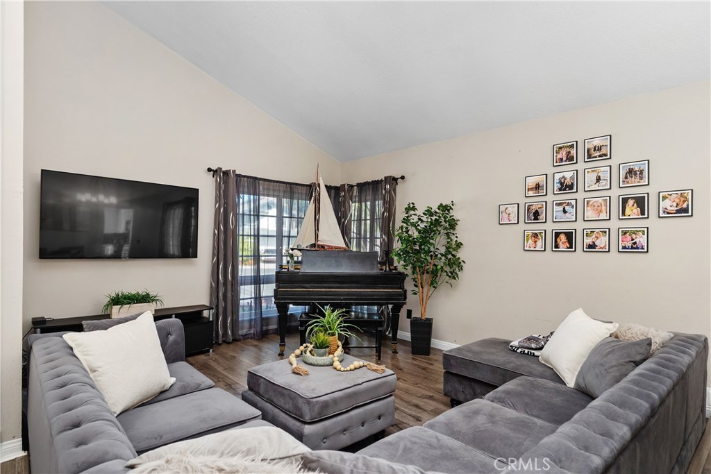 22876 Broadleaf Lake Forest, CA 92630 - Photo 4 of 53 Large living room with high ceilings
