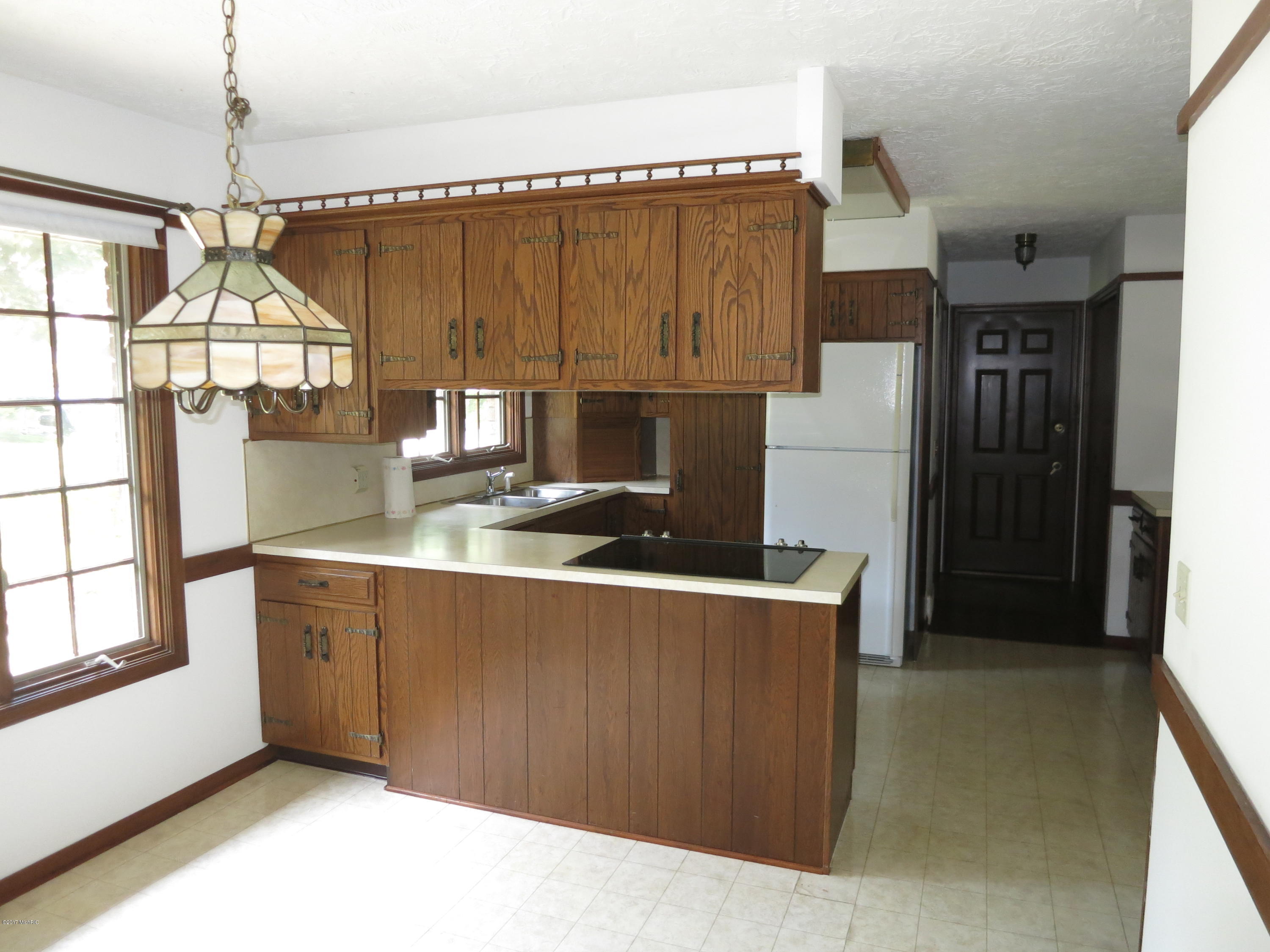 6286 Torrington Road Kalamazoo, MI 49009 - Photo 4 of 18 IMG_3479