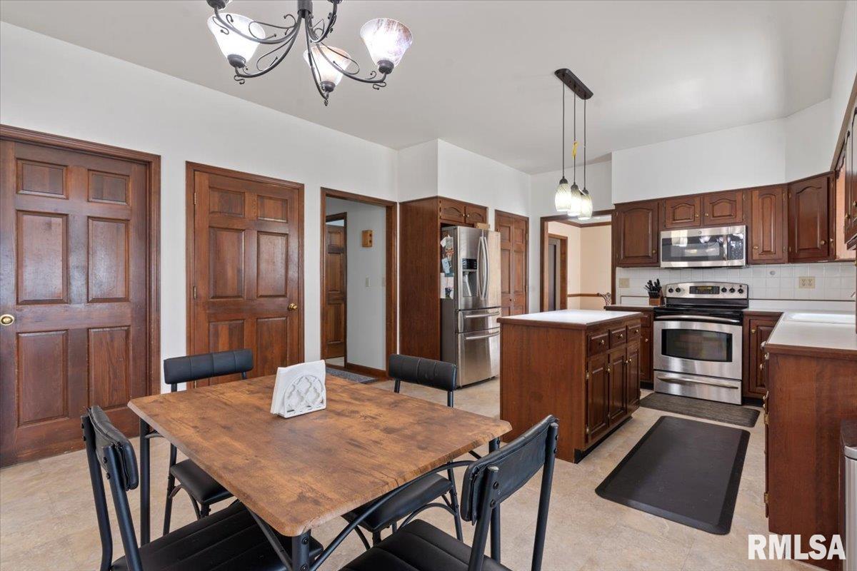 61 Taft Drive Rochester, IL 62563 - Photo 4 of 29