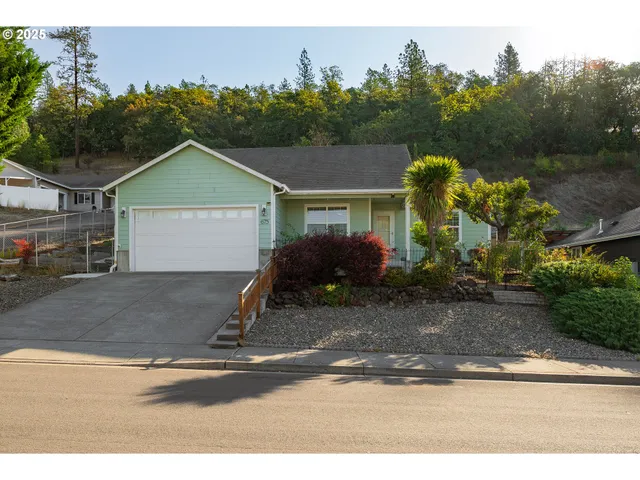 $429,000 | 675 Northeast Cummins Street, Roseburg, OR 97470