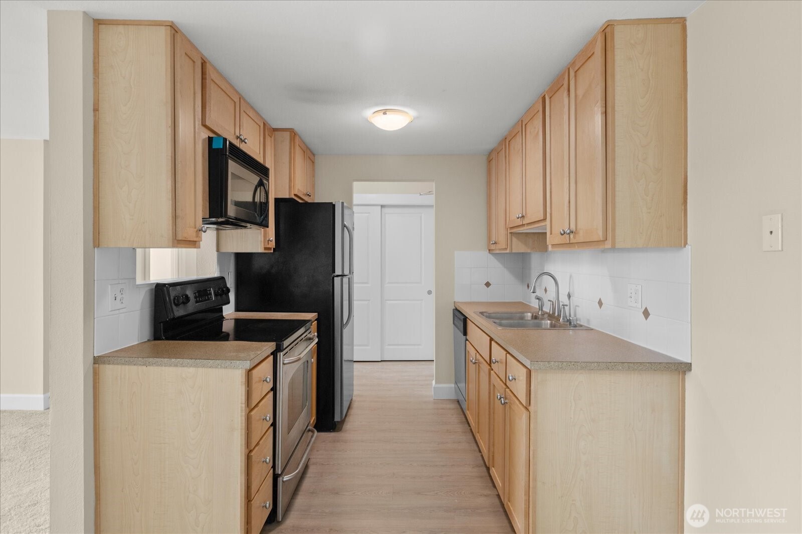8017 234th Street Southwest, Unit 317 Edmonds, WA 98026 - Photo 12 of 39