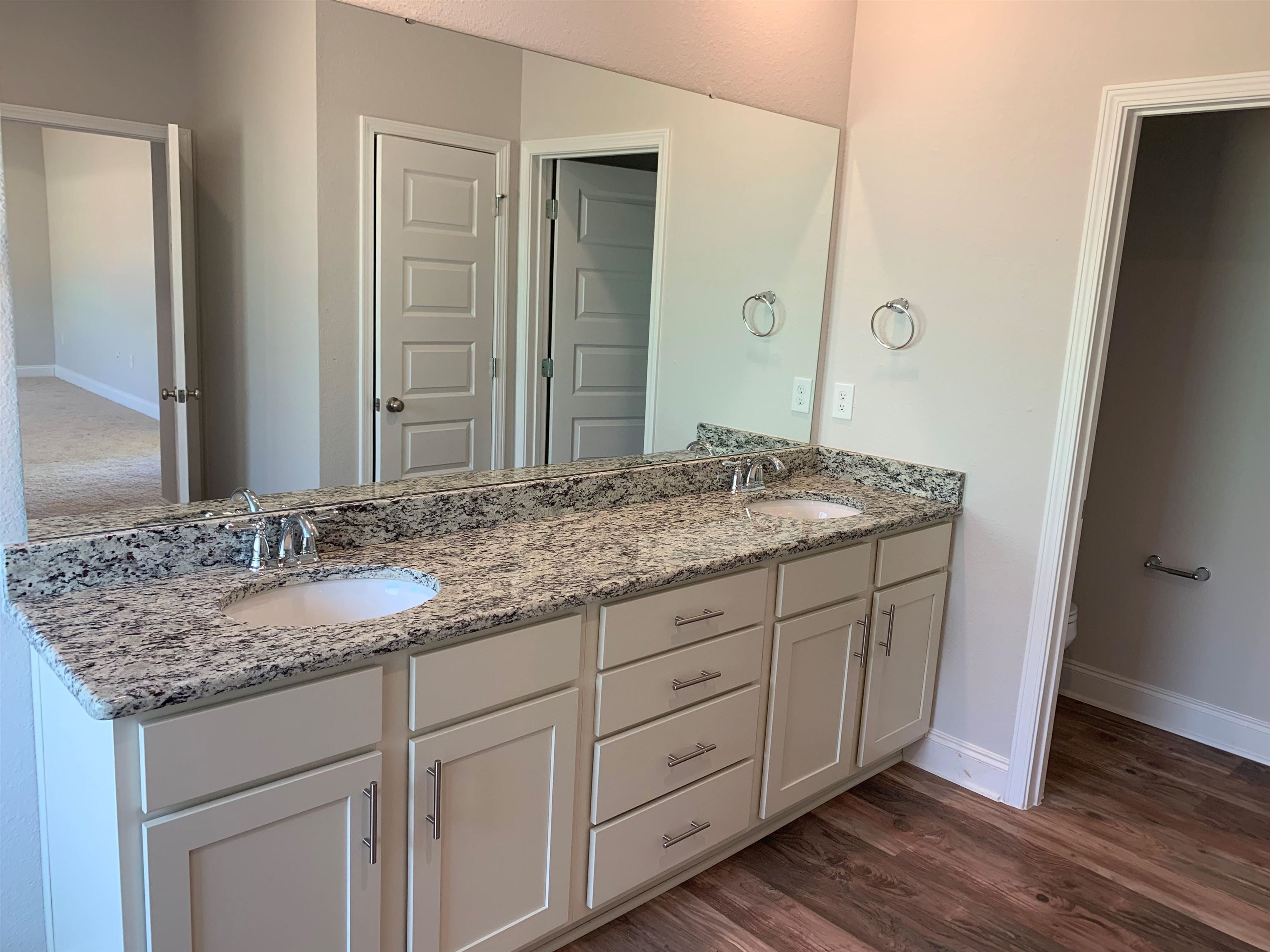 1892 Carly Street, Unit 40 Foley, AL 36535 - Photo 10 of 11 Primary Bath