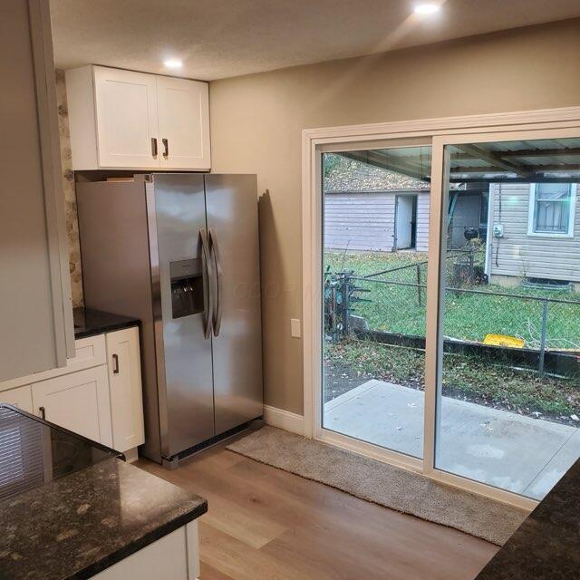 1794 Devonshire Road Columbus, OH 43219 - Photo 4 of 23 04Kitchen2