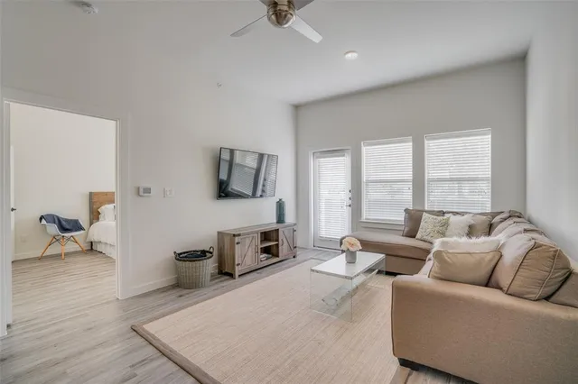 $1,599 | 209 Wimberly Street, Unit 2303, Fort Worth, TX 76107