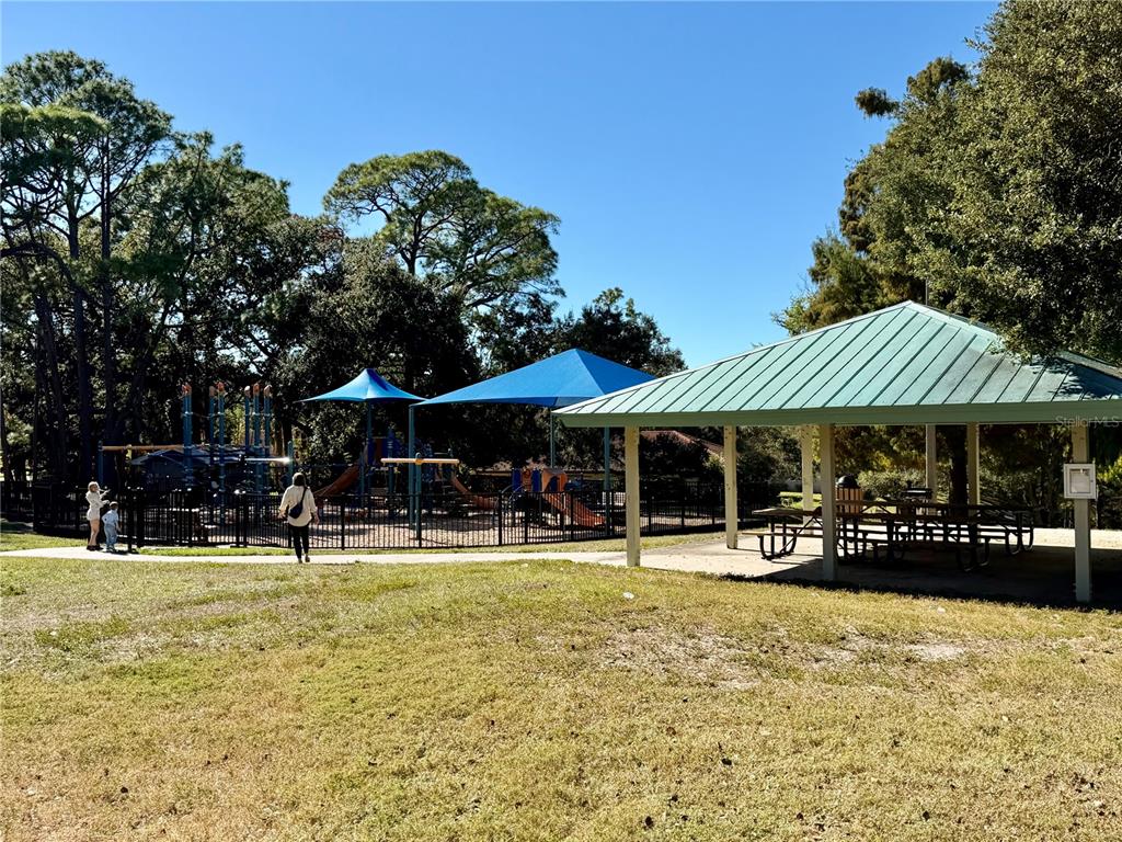 1114 Castlemay Circle Dunedin, FL 34698 - Photo 34 of 45