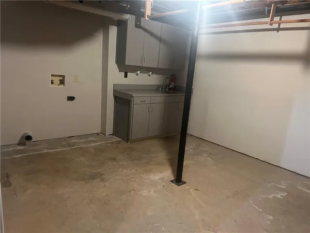 a view of utility room