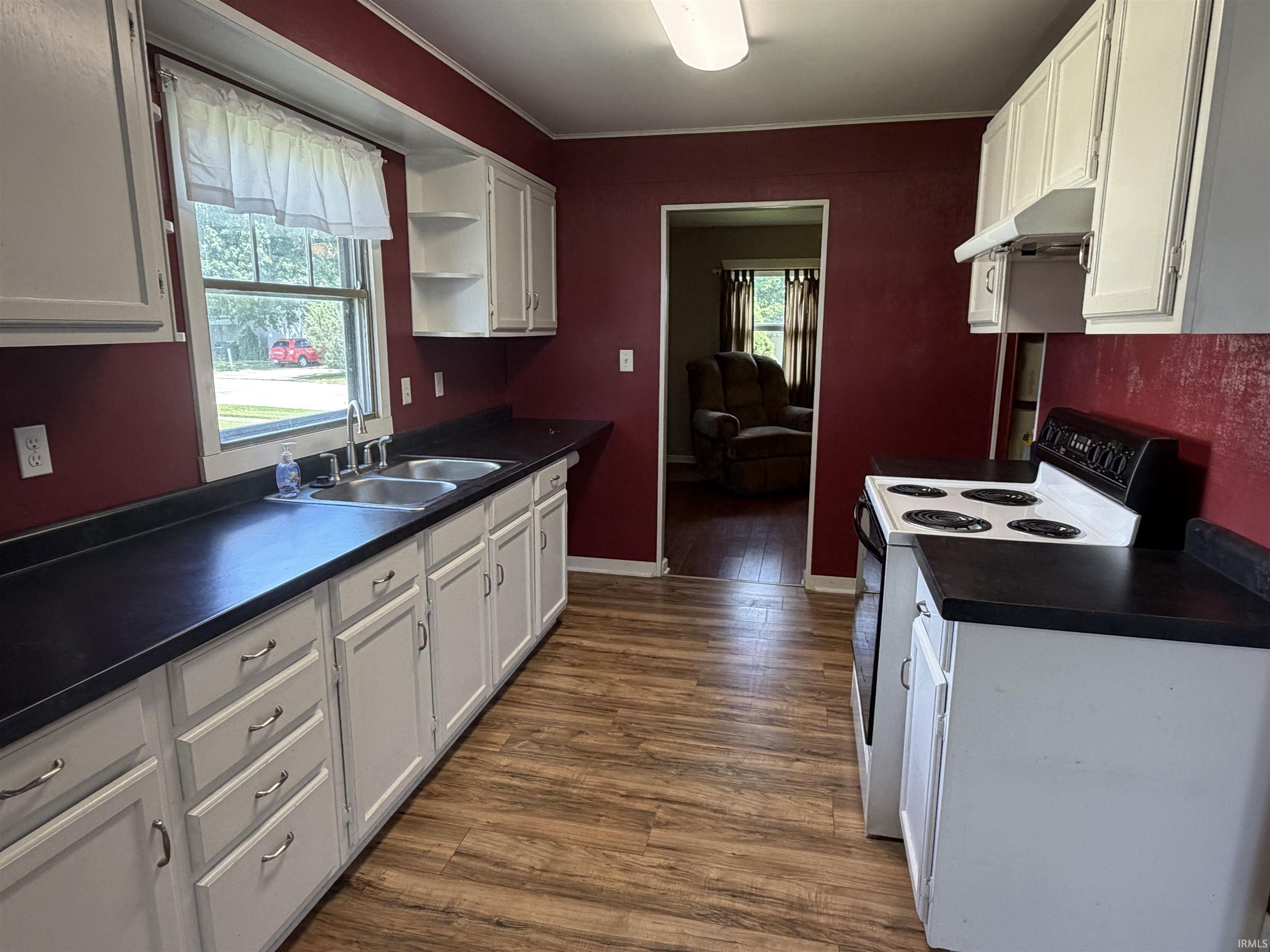 438 West 12th Street Peru, IN 46970 - Photo 4 of 15