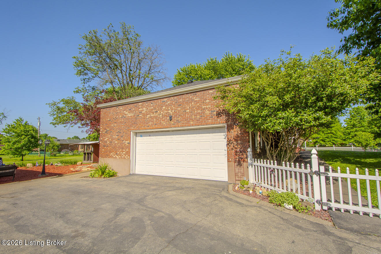 233 North Myers Road Brooks, KY 40109 - Photo 18 of 86 NMeyers-21